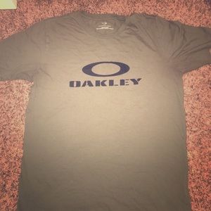 Men’s Oakley T-shirt army green